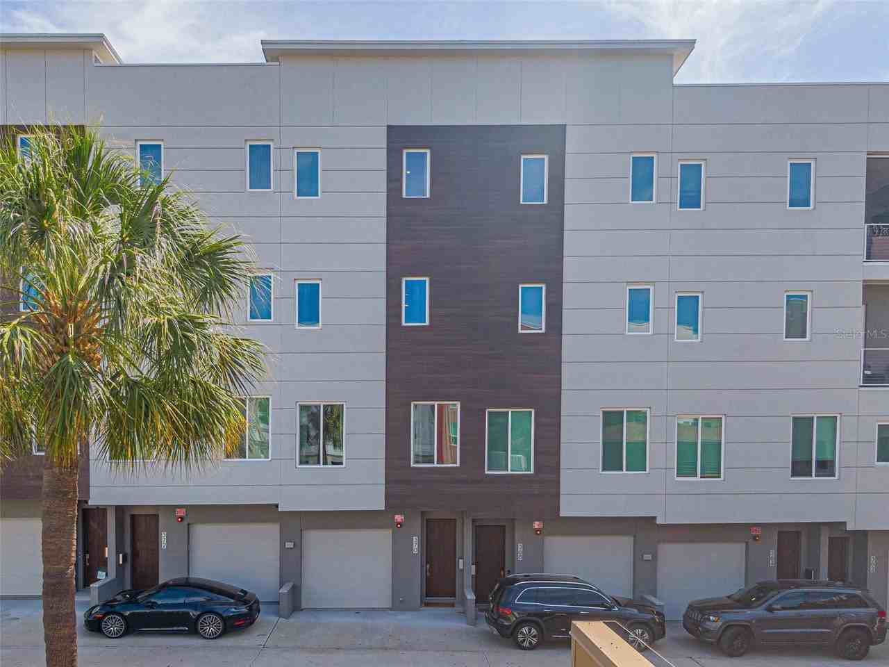 370 6th St S - Photo 2 of 25