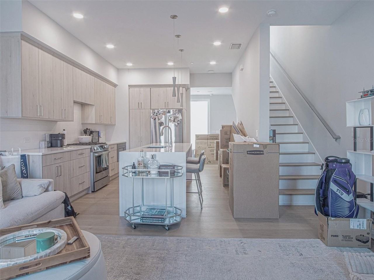 370 6th St S - Photo 7 of 25