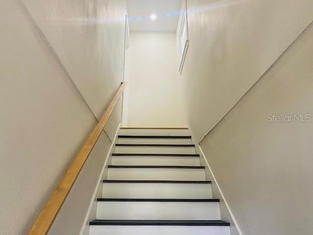 135 48th Ave N #B - Photo 4 of 10