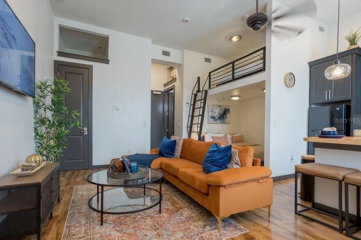 2004 N Howard Ave #204 - Photo 2 of 16