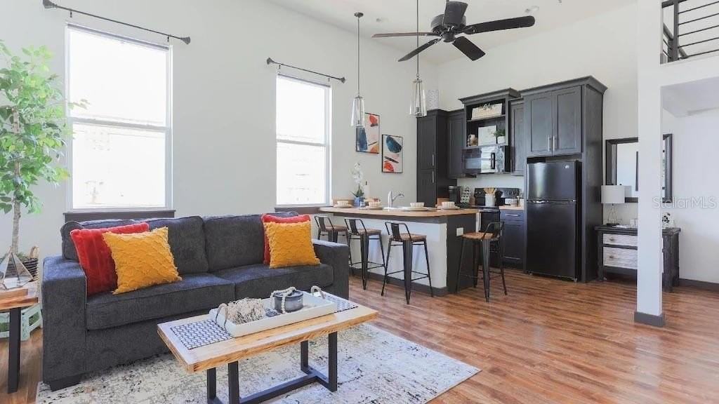 2004 N Howard Ave #204 - Photo 3 of 16