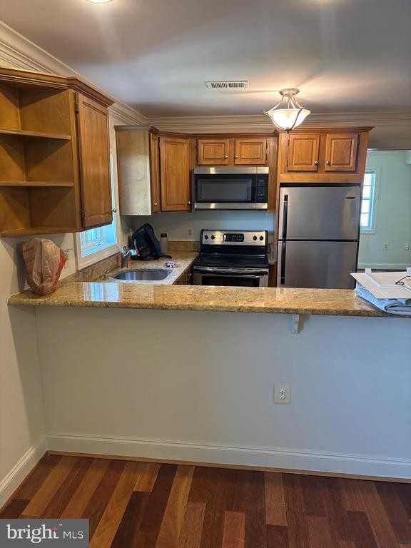 1219 Oronoco St ##303 - Photo 3 of 16