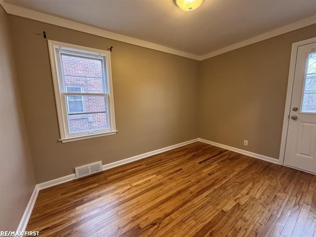 1992 Hawthorne Rd - Photo 6 of 13