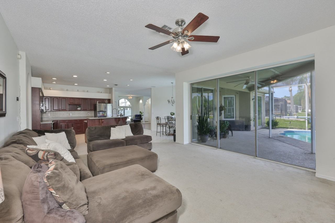 13016 Prestwick Dr - Photo 6 of 34