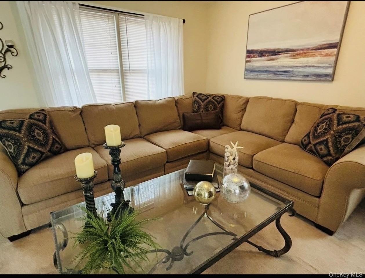 2 Bridle Path Rd - Photo 4 of 8