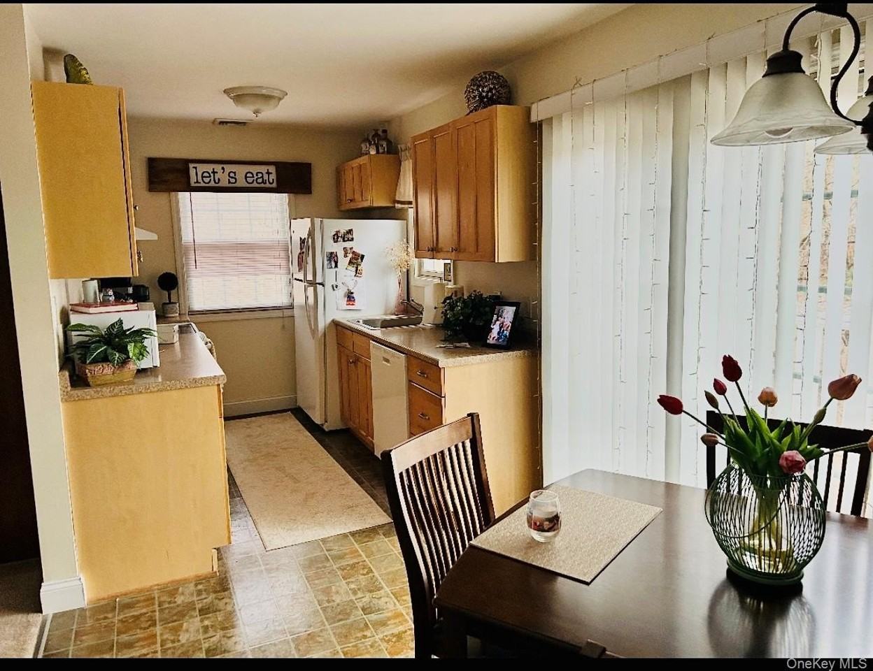 2 Bridle Path Rd - Photo 5 of 8