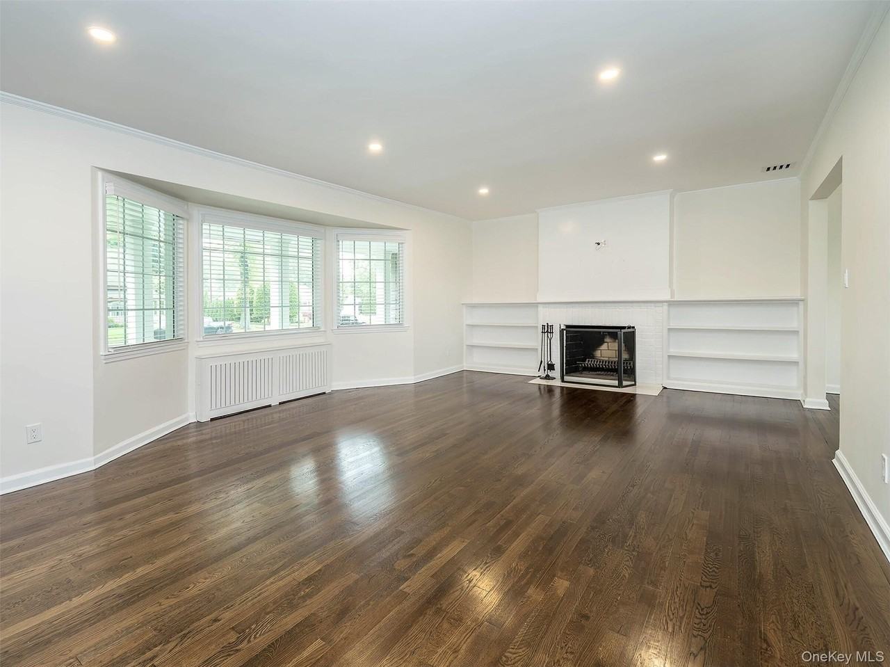 14 Saint Pauls Pl - Photo 3 of 24