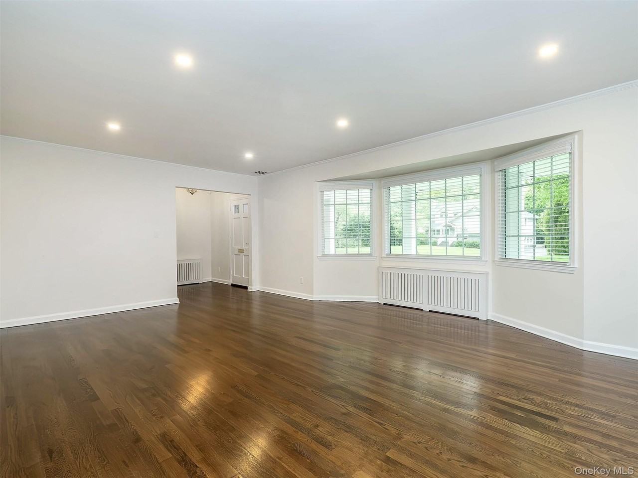 14 Saint Pauls Pl - Photo 4 of 24