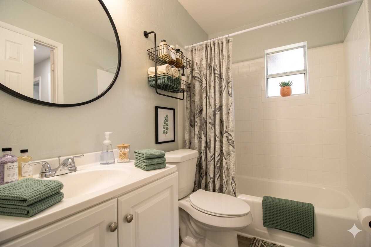 3826 Nw 14th Pl #1 - Photo 6 of 11