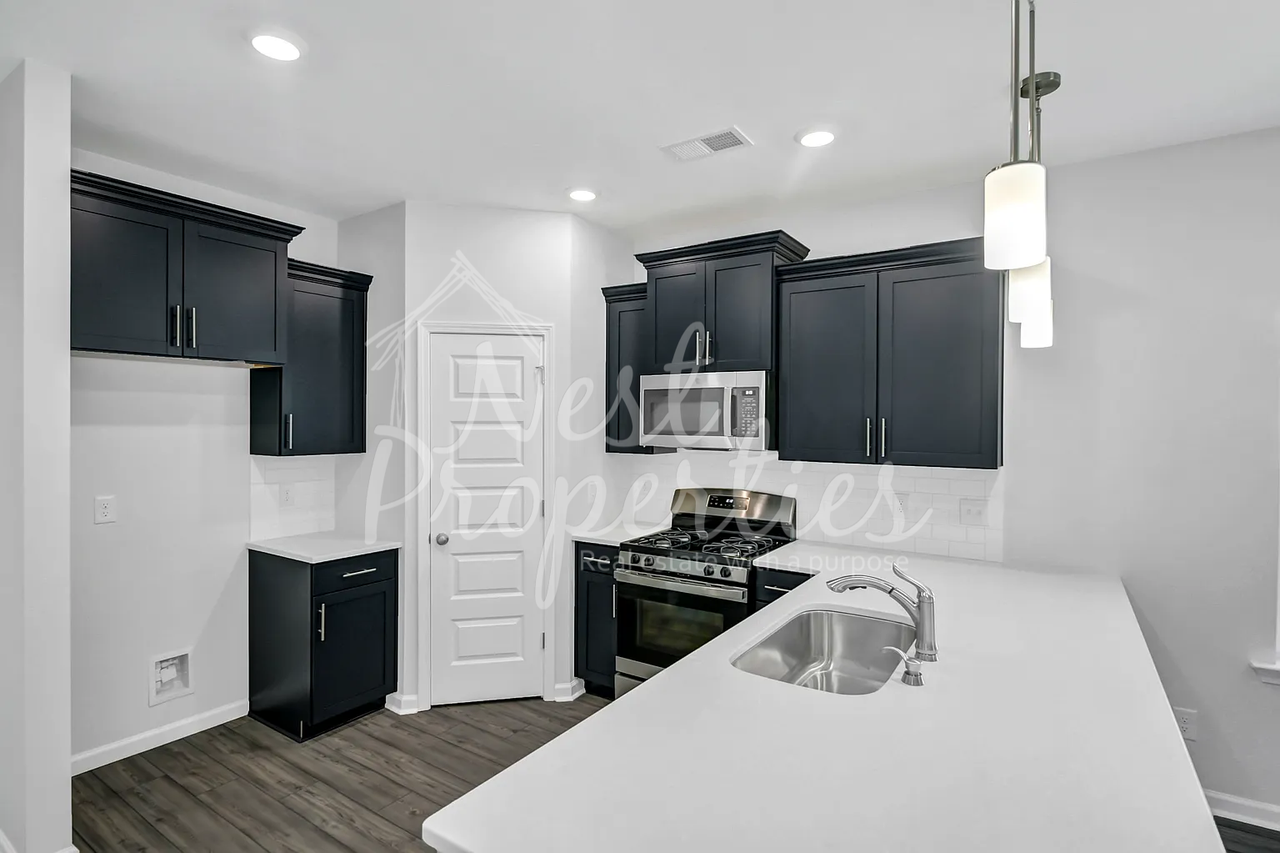 432 Sandfarm Trl #1 - Photo 3 of 14