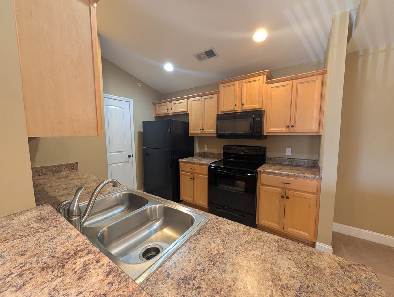 102 Capstone Dr #306 - Photo 4 of 10