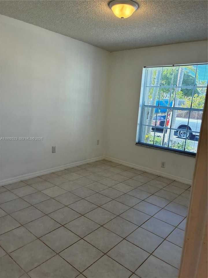 9834 Southwest 222nd Way - Photo 3 of 14