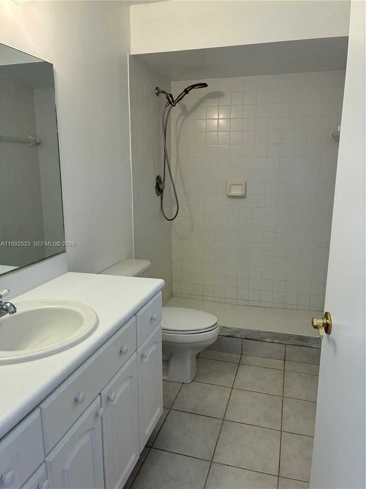 9834 Southwest 222nd Way - Photo 4 of 14