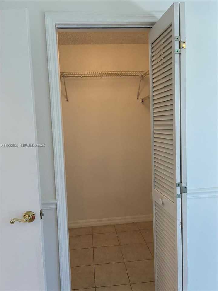 9834 Southwest 222nd Way - Photo 5 of 14