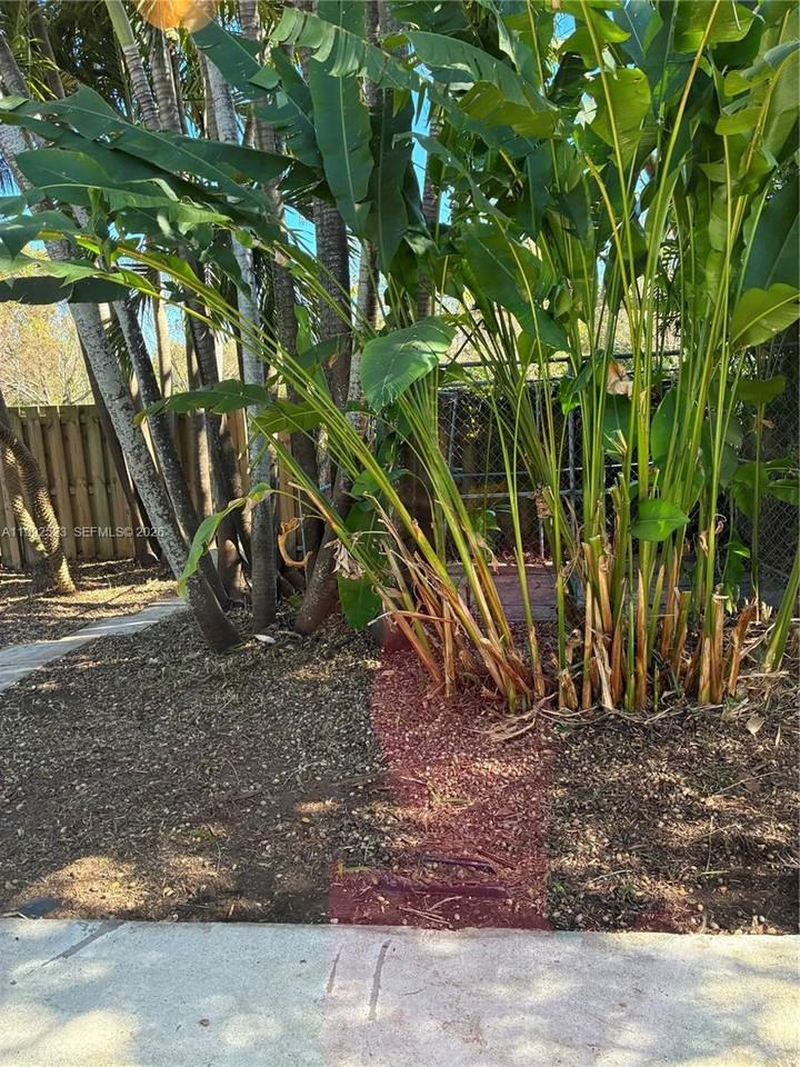 9834 Southwest 222nd Way - Photo 6 of 14