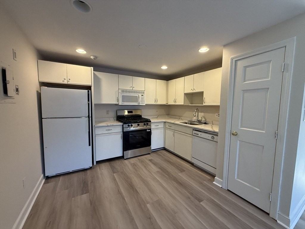 8 Kenmar Dr Unit 66 - Photo 3 of 14