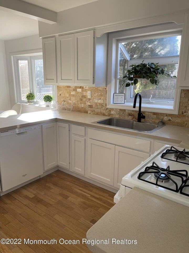 80 Girard Ave - Photo 2 of 20