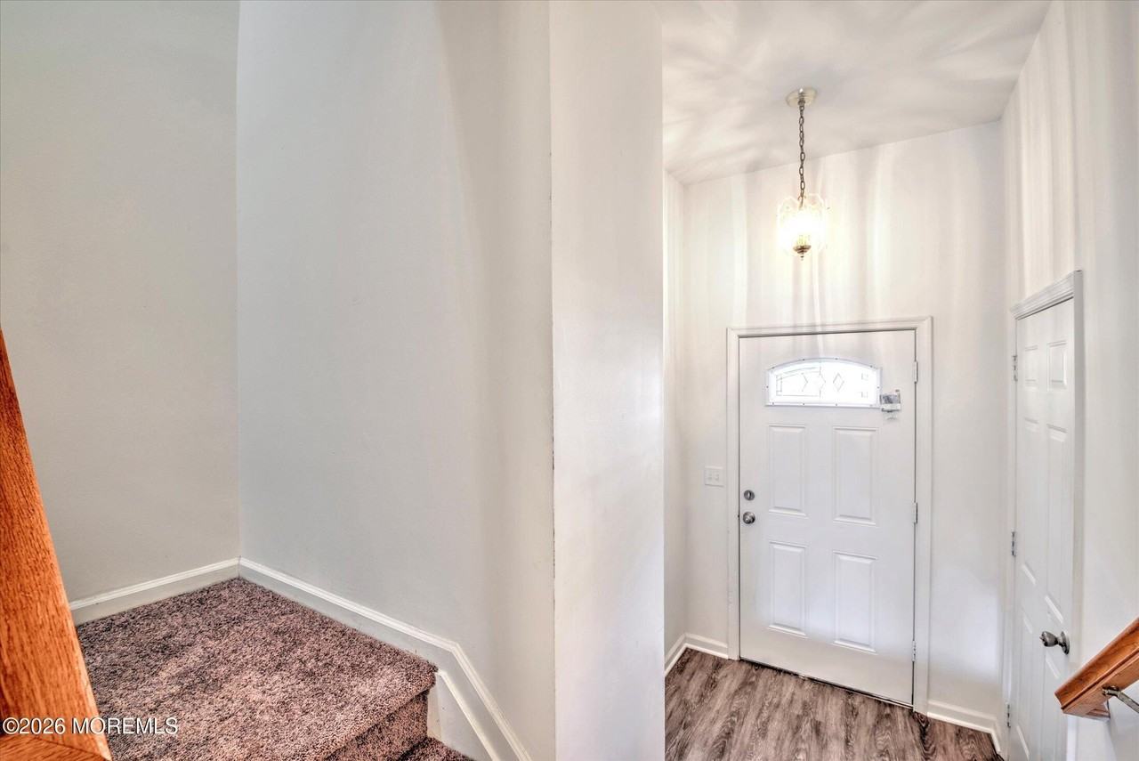 6 Esplanade Way - Photo 3 of 41