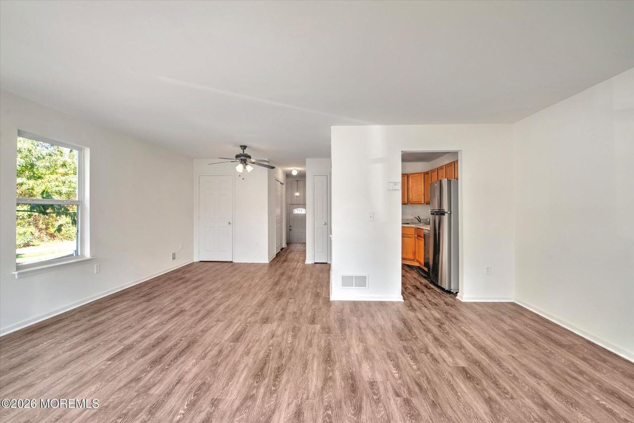 6 Esplanade Way - Photo 7 of 41