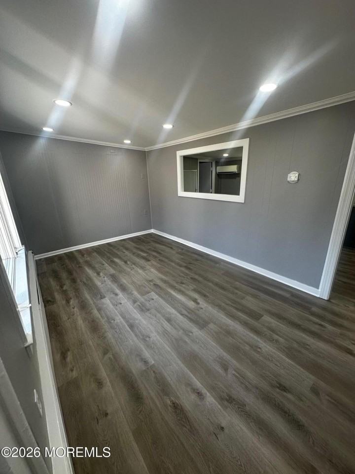 114 W 4th St - Photo 5 of 15