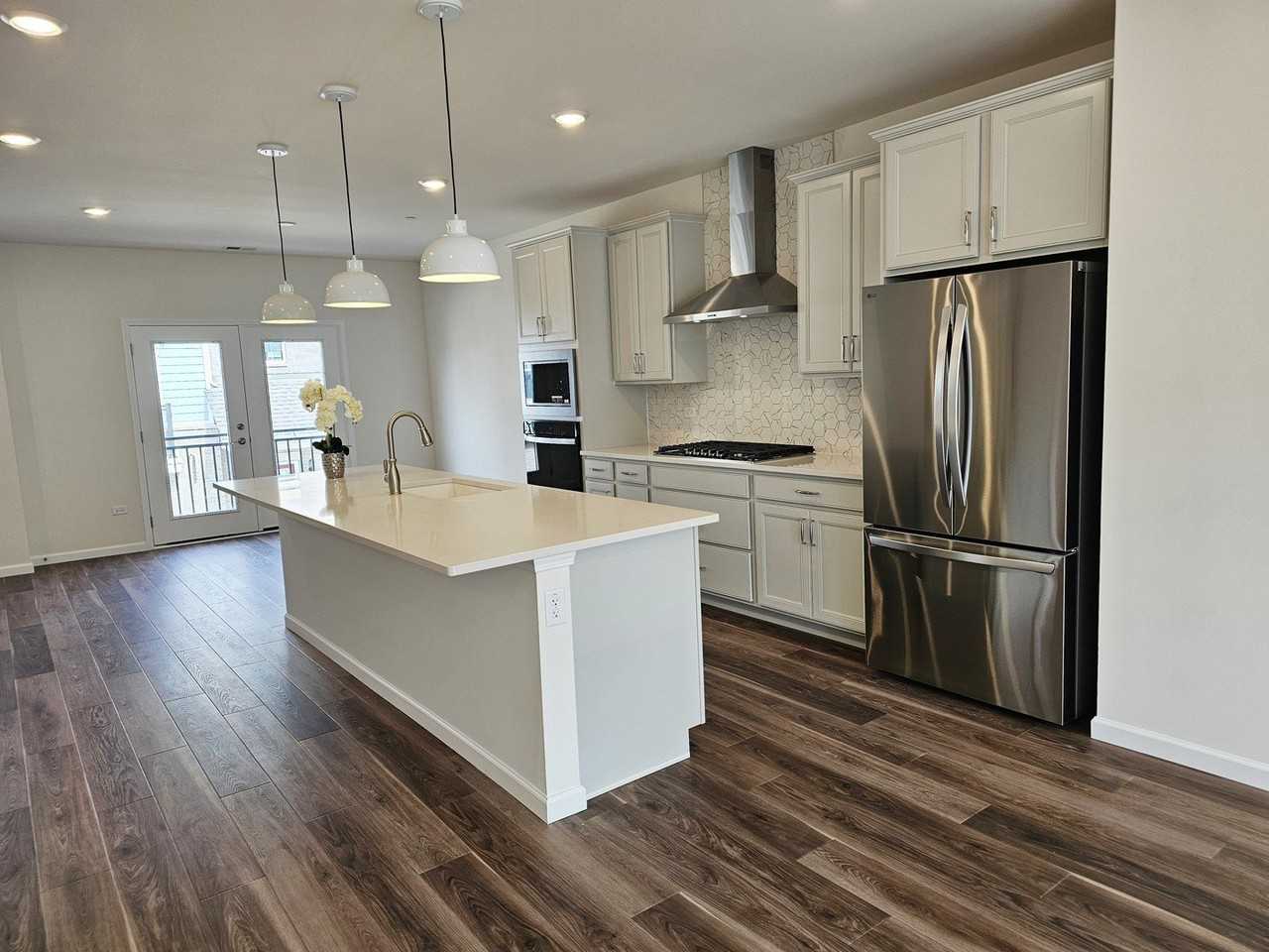 6303 Sandbelt Dr - Photo 3 of 17