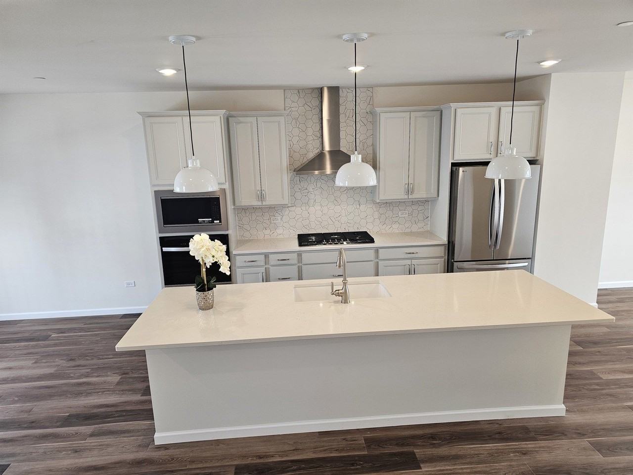 6303 Sandbelt Dr - Photo 7 of 17