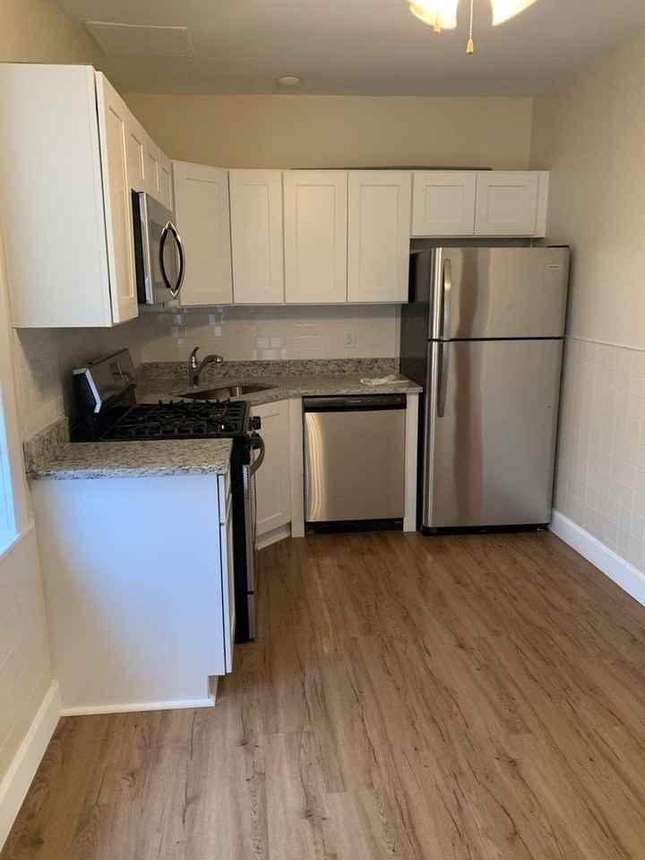 5056 W Henderson St Apt 2e - Photo 7 of 9