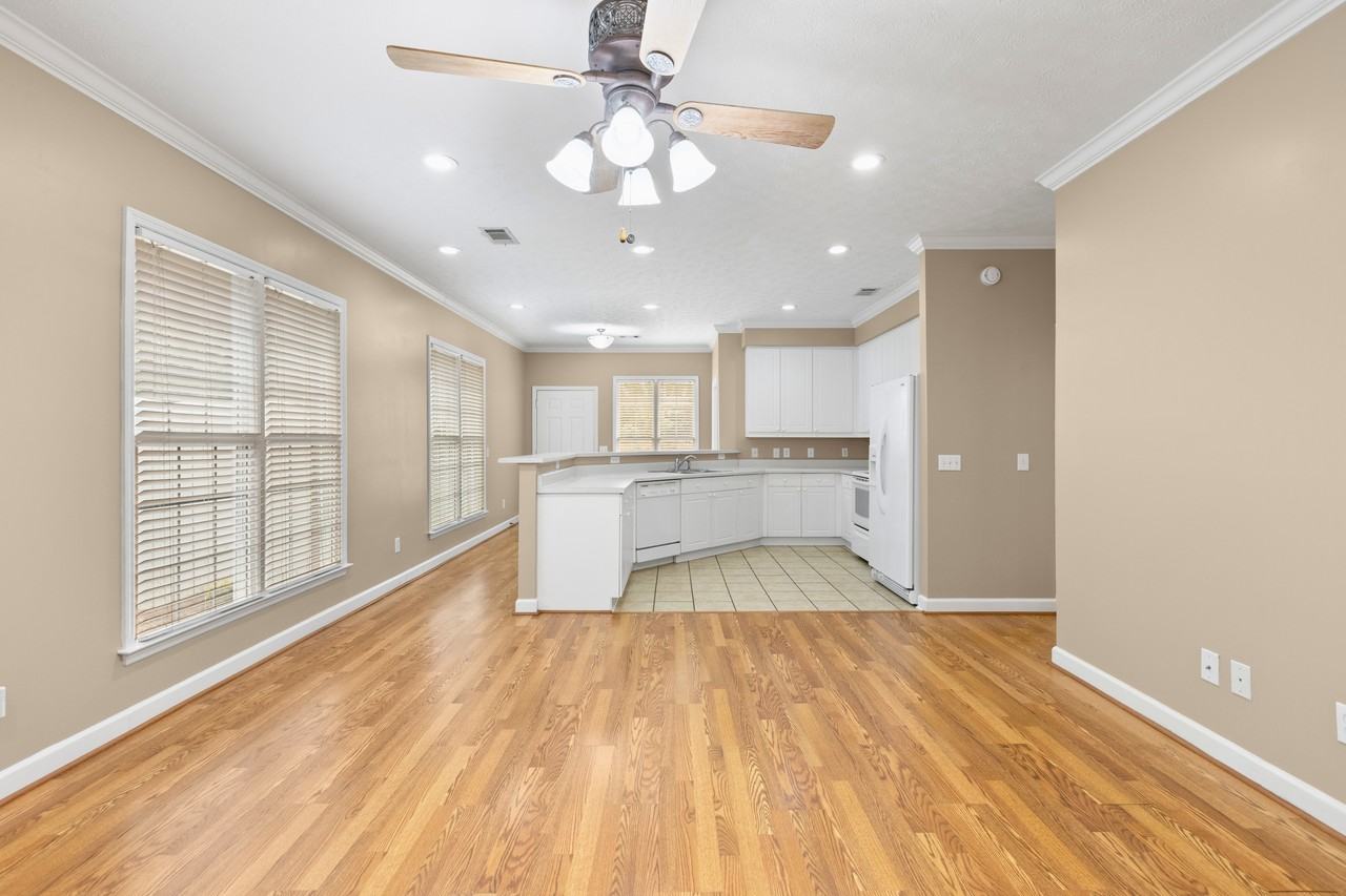 1620 Overcup Cir #NA - Photo 3 of 15