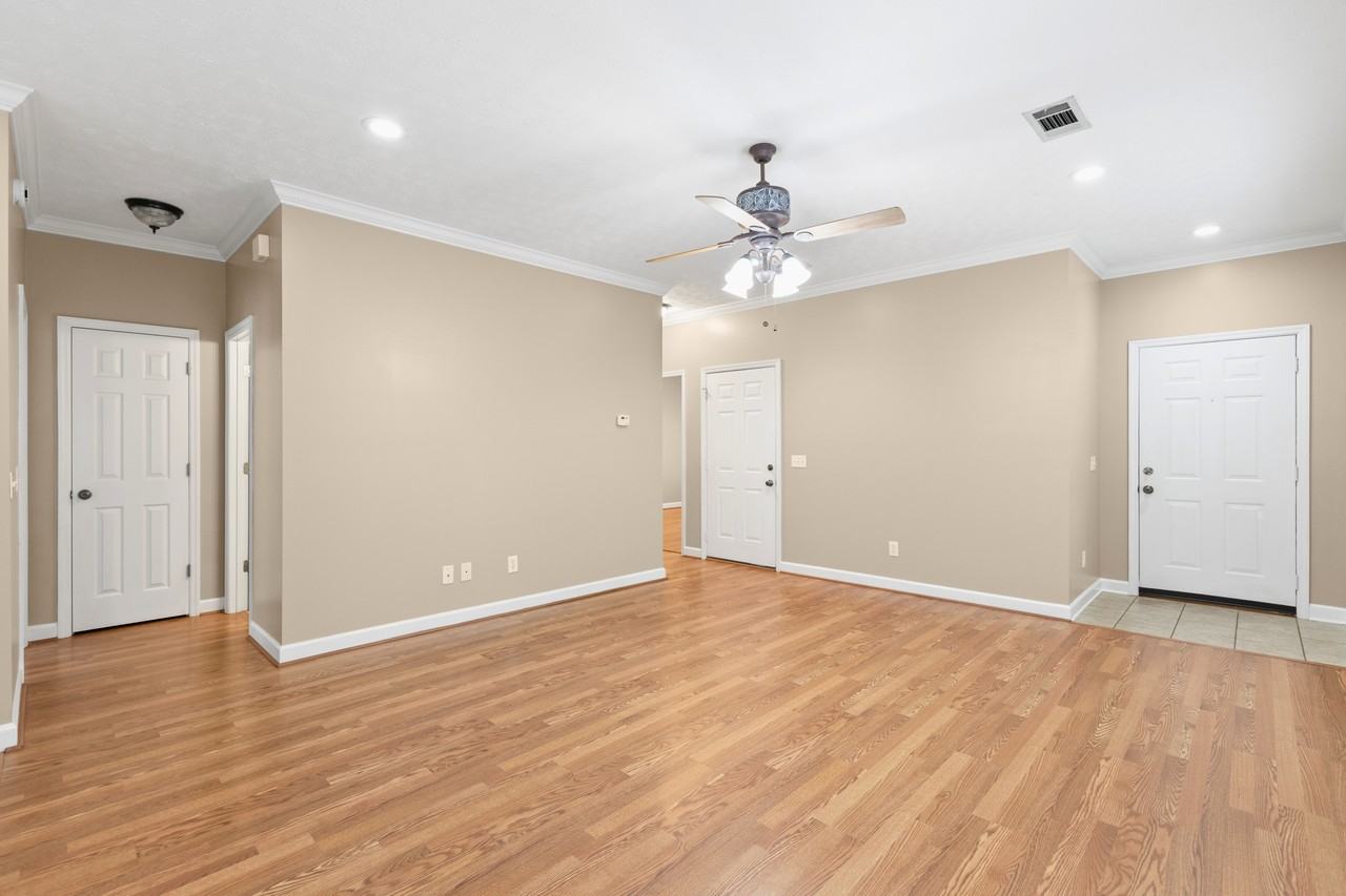 1620 Overcup Cir #NA - Photo 4 of 15