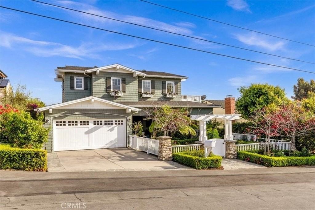 645 Oak St - Photo 2 of 50