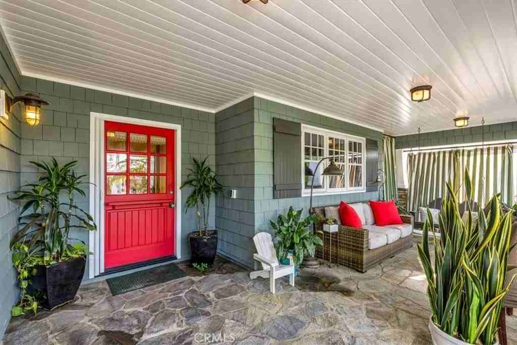 645 Oak St - Photo 4 of 50