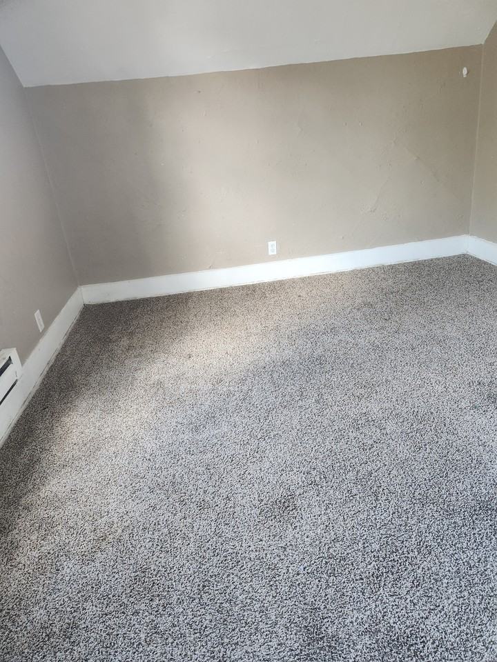 1913 Broadway St #2UPSTAIRS - Photo 4 of 6