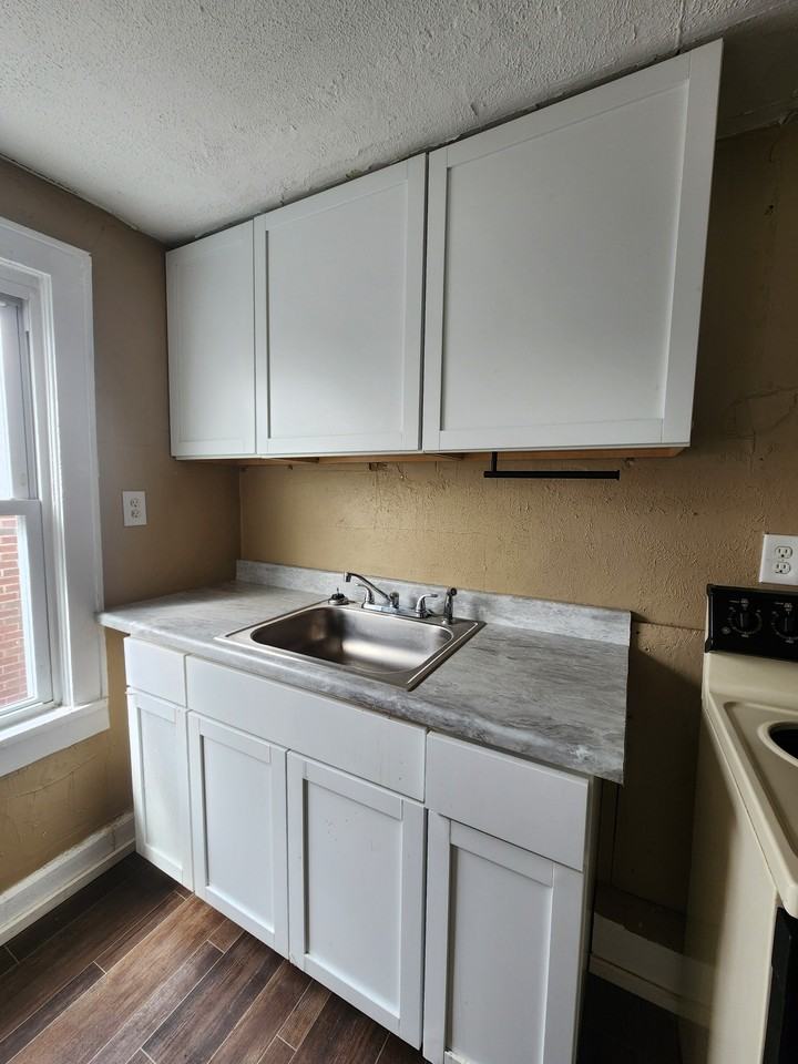 1913 Broadway St #2UPSTAIRS - Photo 5 of 6