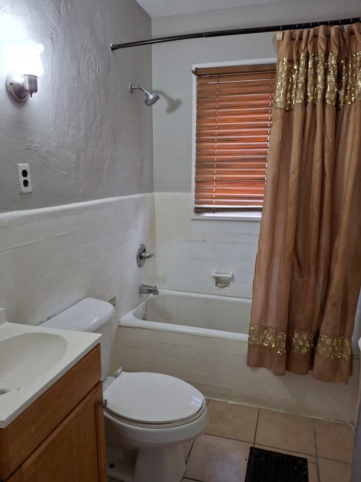 2308 Pitt Street - JJ Bean #1 - Photo 2 of 7