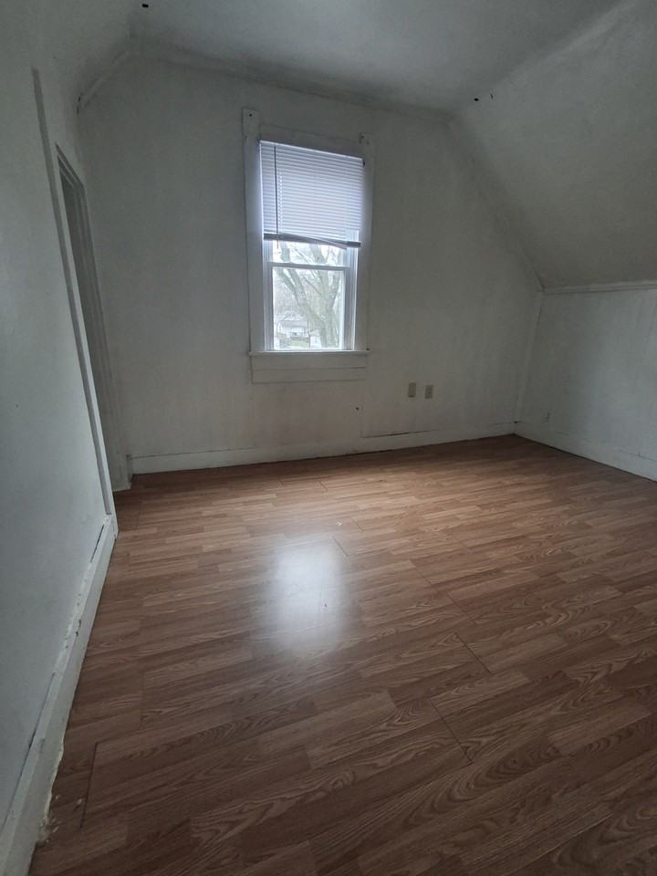 1531 Johnson Ave #1 - Photo 3 of 9