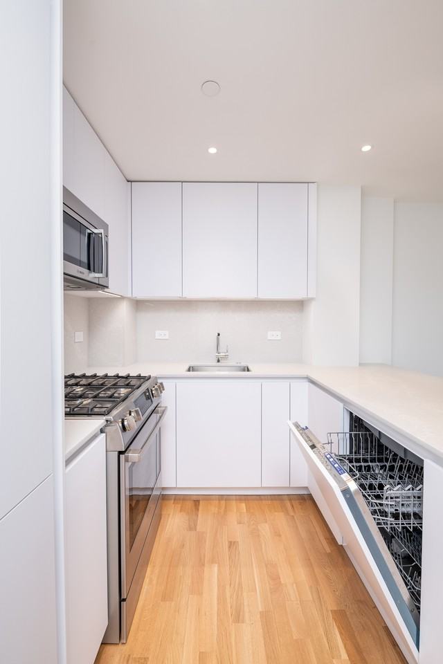 1413 Columbia Rd #7J