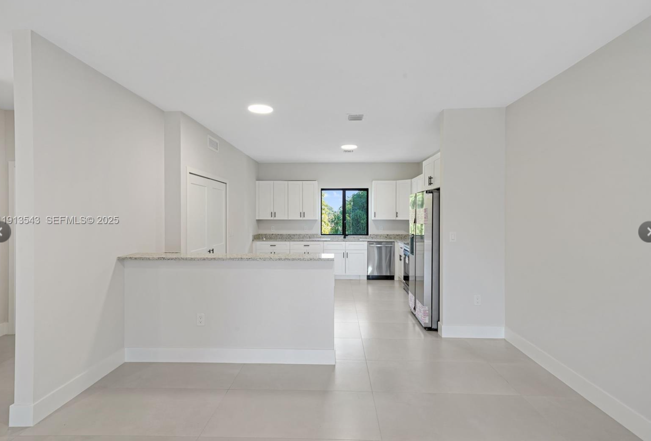 4313 East 8th Court #B - Photo 2 of 16