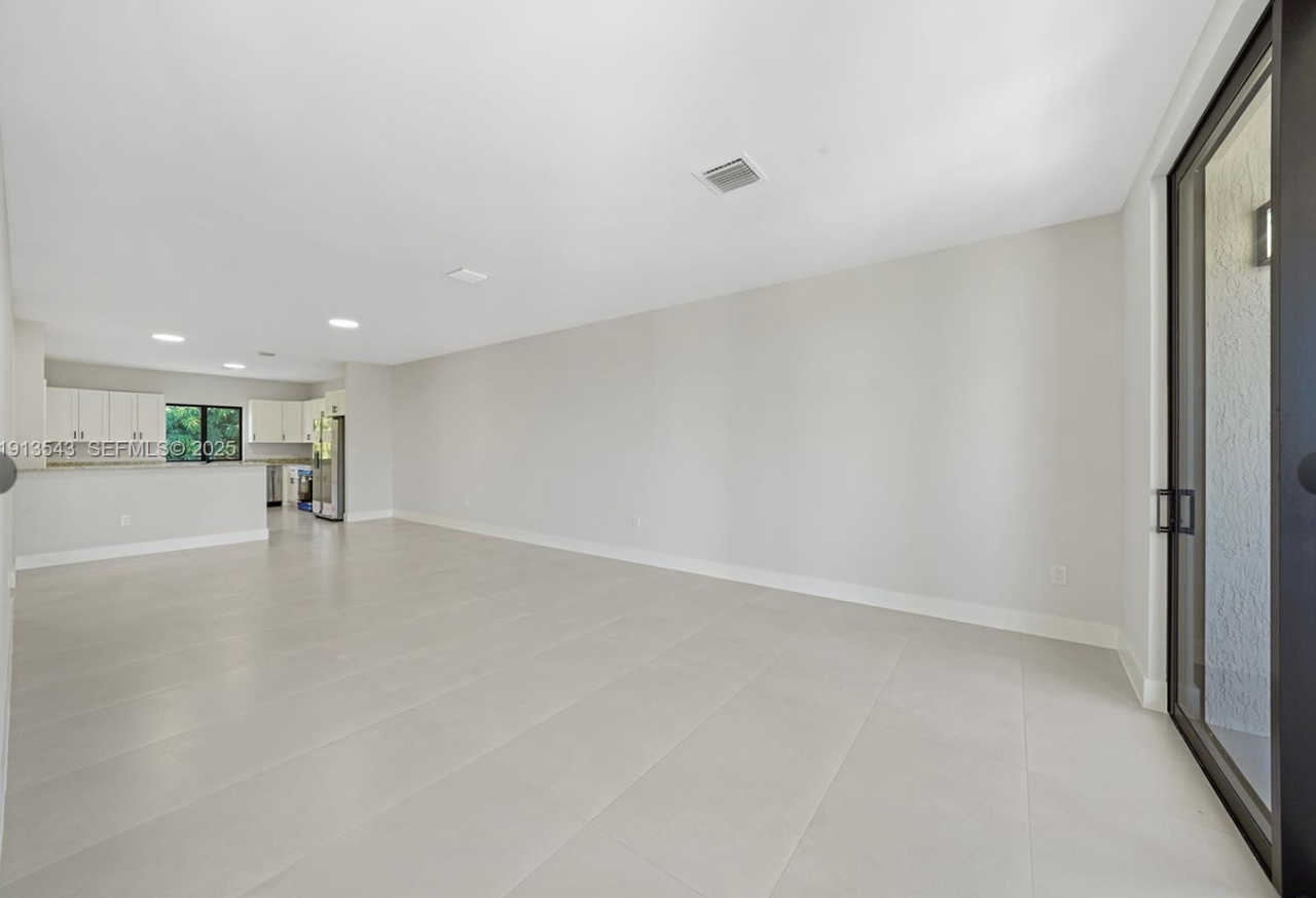 4313 East 8th Court #B - Photo 4 of 16