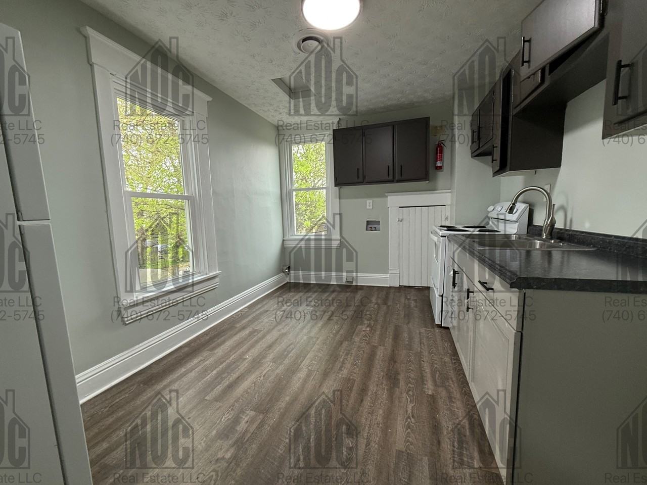 160 160 1/2 Lake St. - 160 1/2 #160-1-2 - Photo 3 of 13