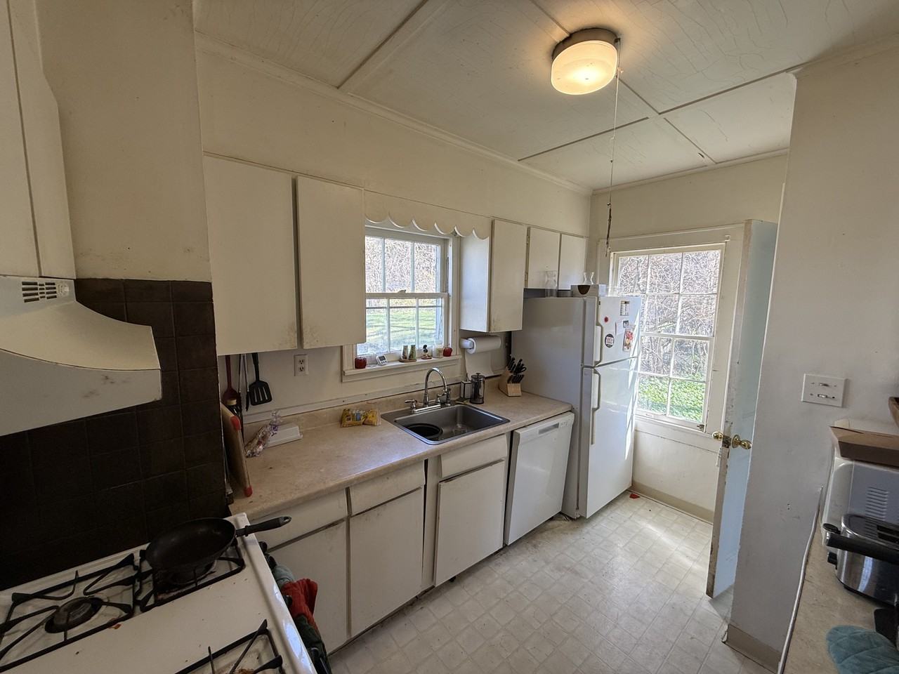 121 Linden Ave #1 - Photo 4 of 8