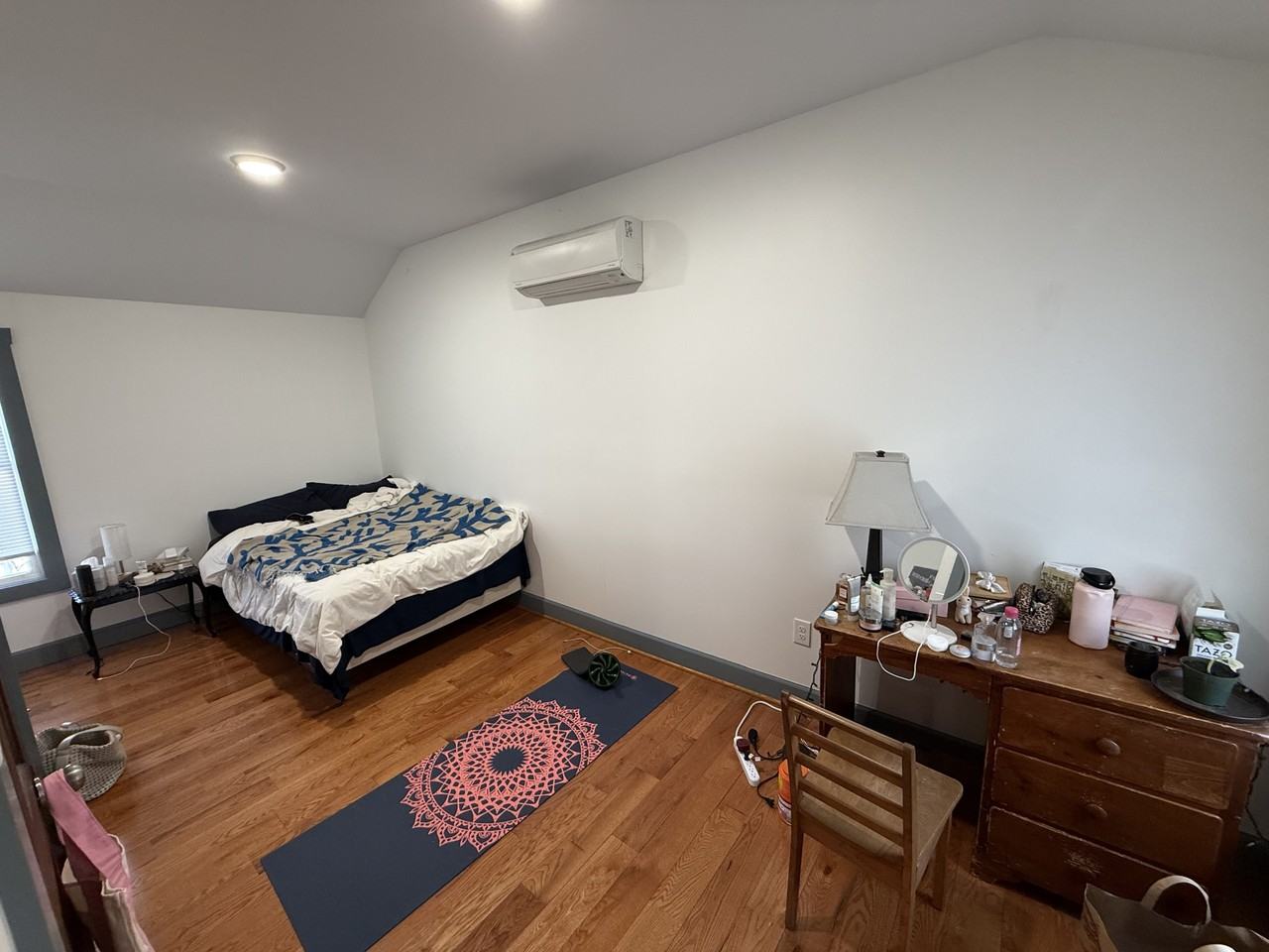 413 S Aurora St #1 - Photo 3 of 11