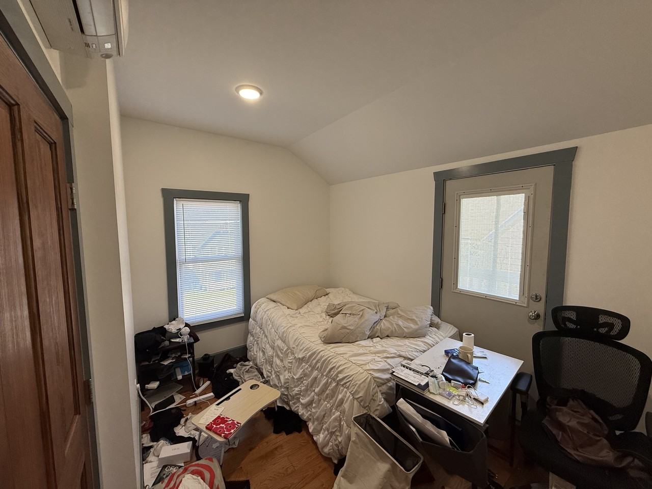 413 S Aurora St #1 - Photo 5 of 11