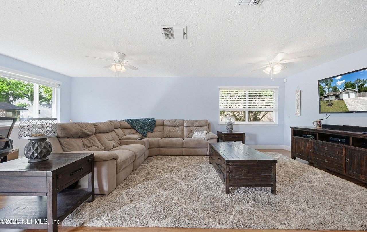 972 Dostie Cir - Photo 4 of 27