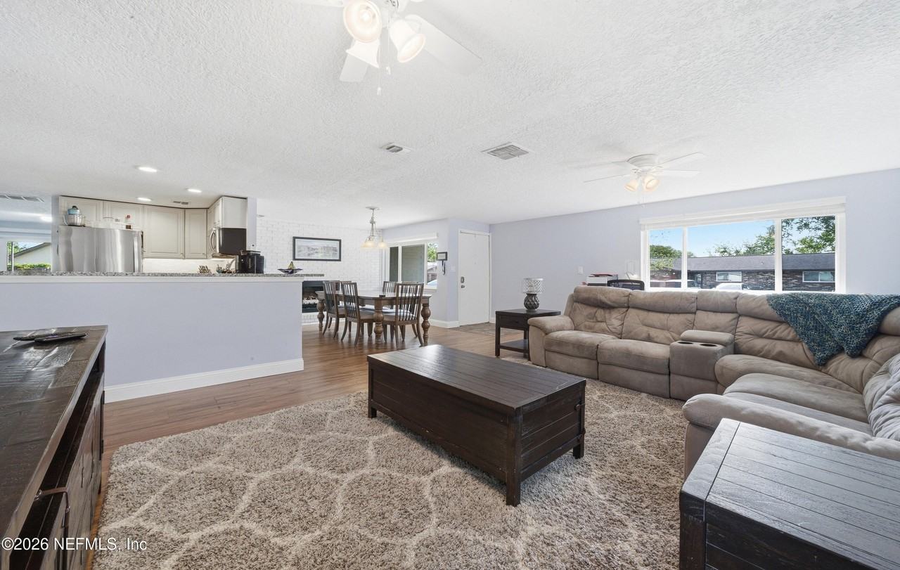 972 Dostie Cir - Photo 5 of 27