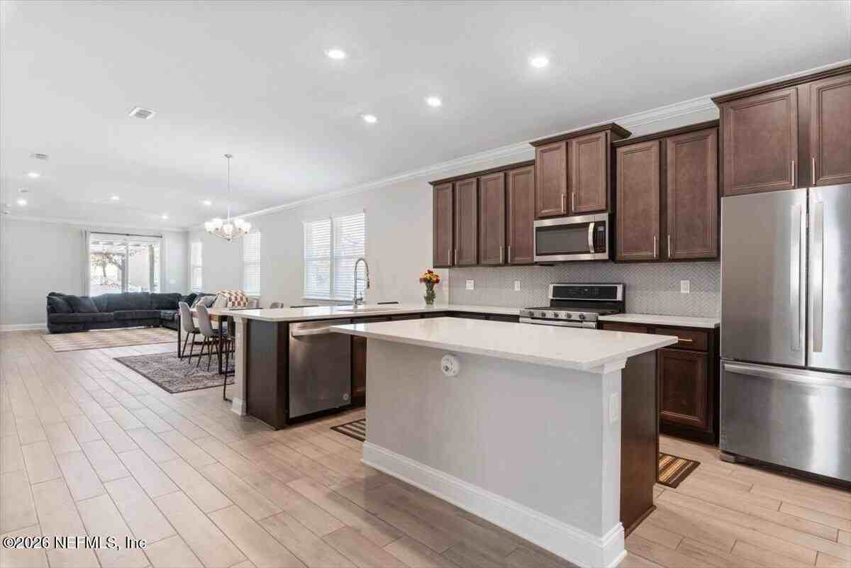 387 Thistleton Way - Photo 7 of 50