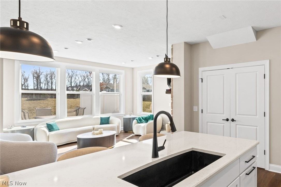 795 N Parkside Dr - Photo 4 of 44