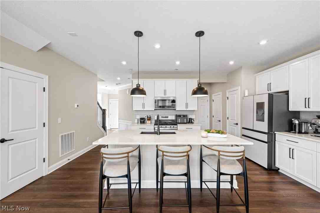 795 N Parkside Dr - Photo 5 of 44