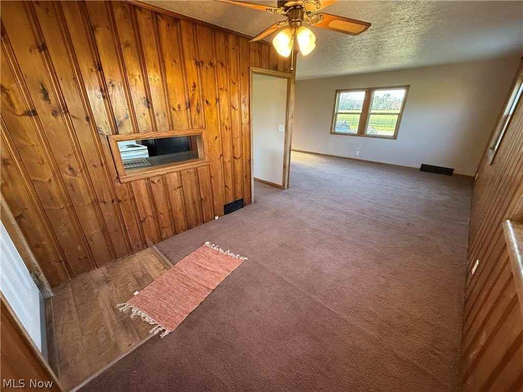 2024 Delaware Dr Se - Photo 4 of 24