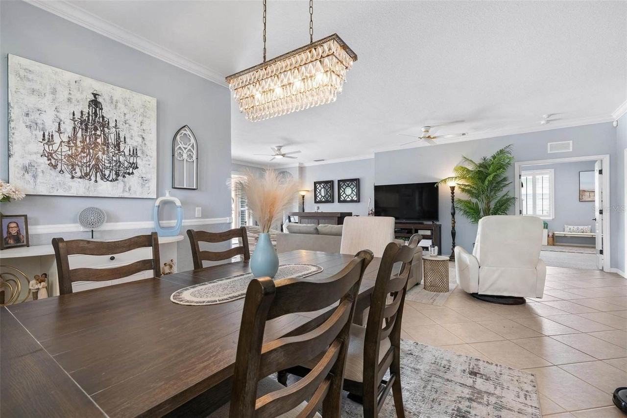 5012 Lakehurst Ct - Photo 7 of 40