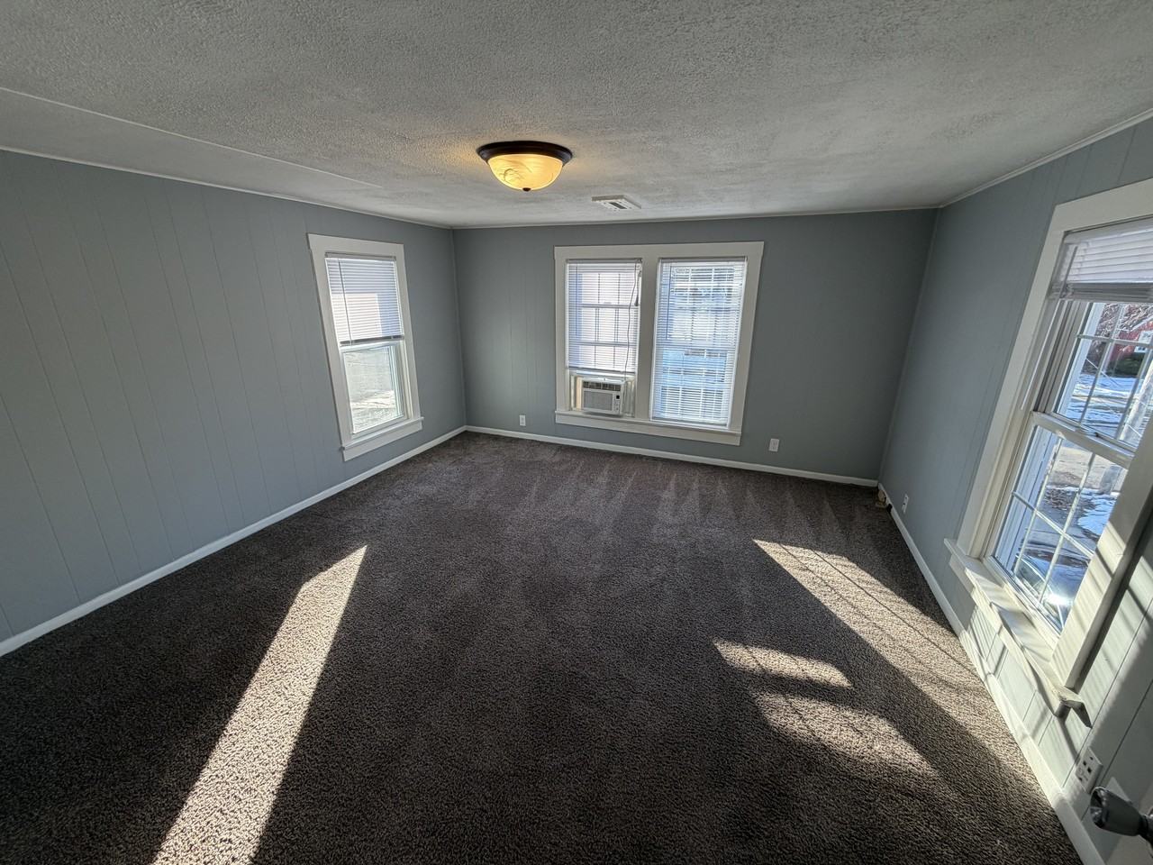 718 Yuba St #2 - Photo 3 of 10